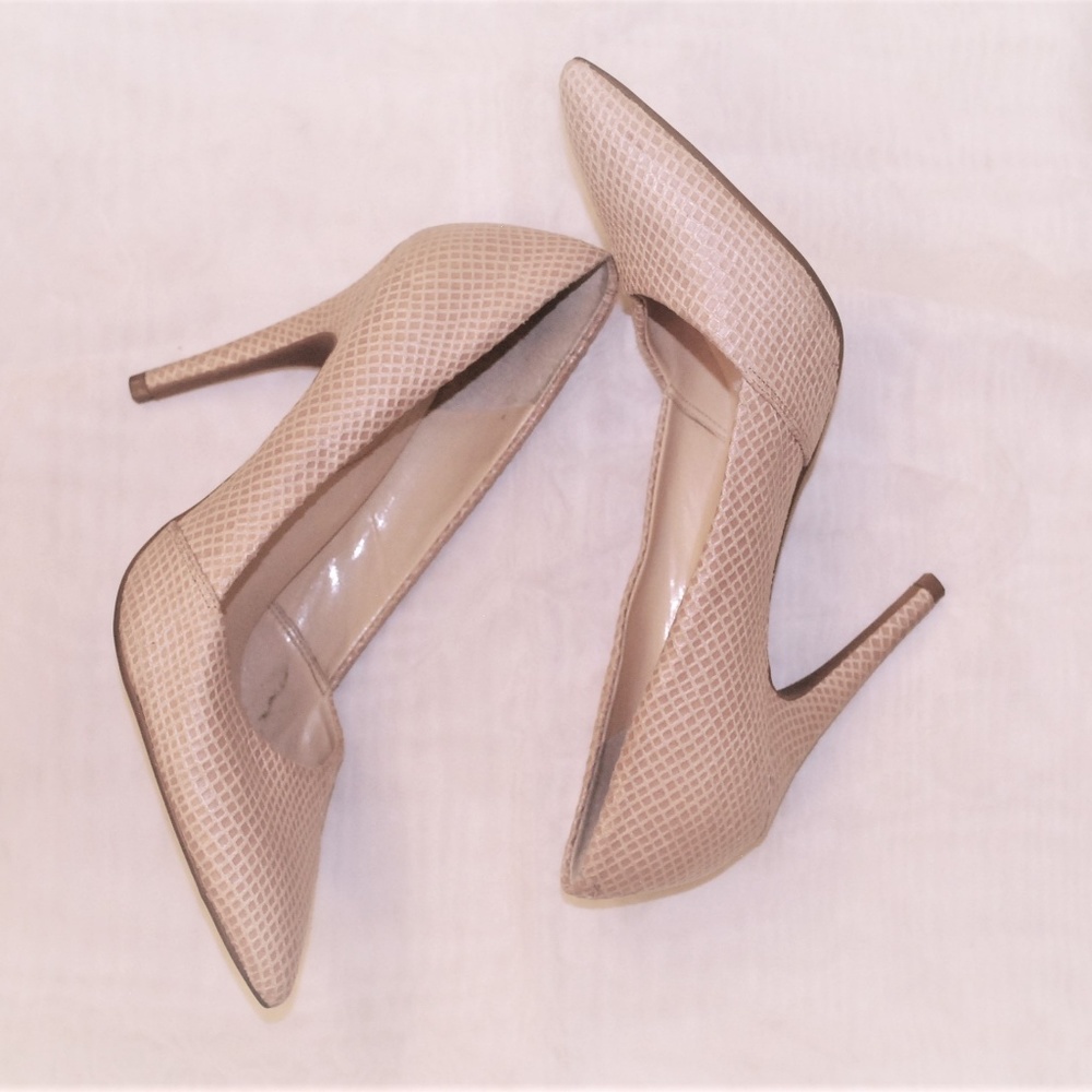 Guess Nude Pointed Heels